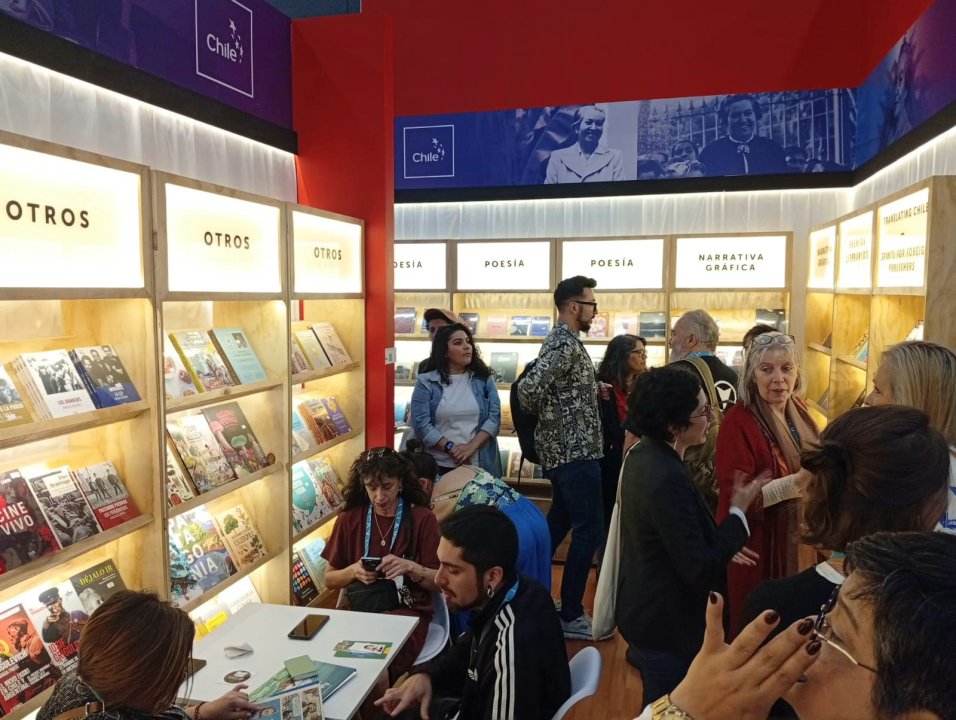 /de-atacama-a-mexico-editoriales-regionales-aterrizan-en-la-feria