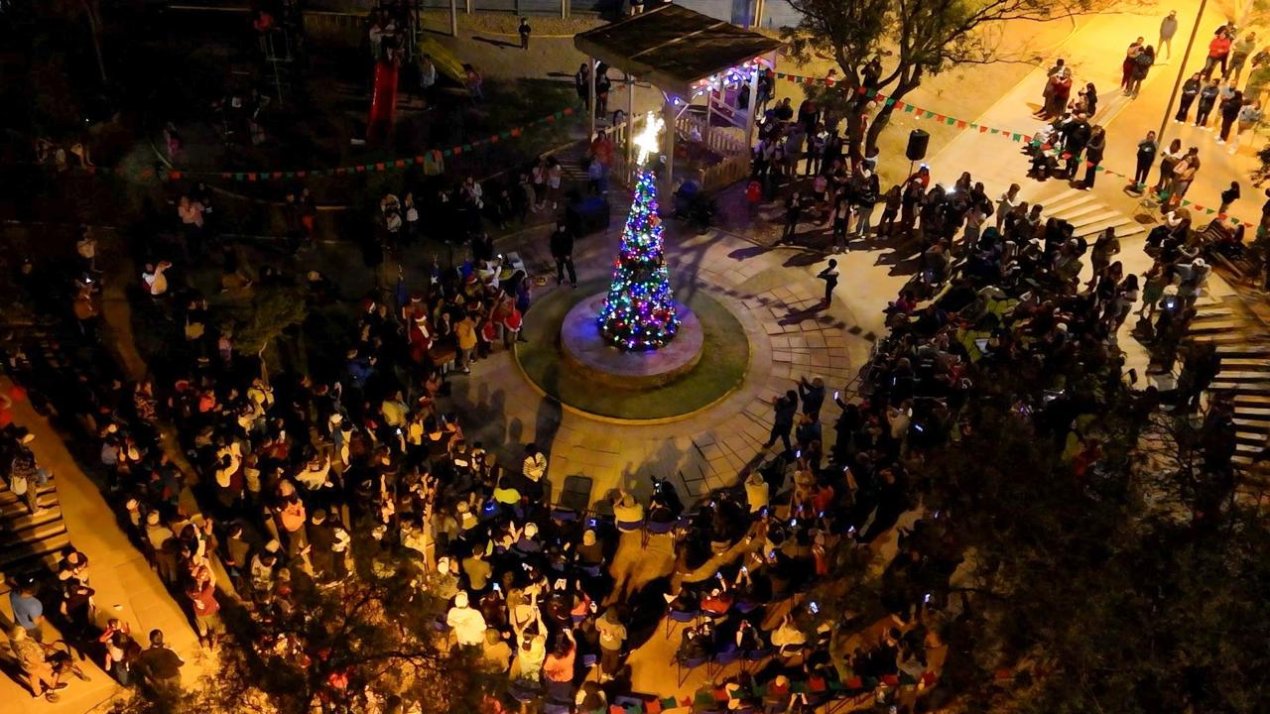 /copiapo-dio-la-bienvenida-a-la-navidad-con-emotivo-encendido-de-arboles-en