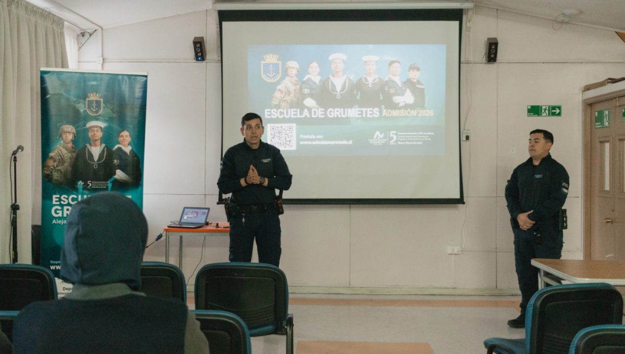 /charla-vocacional-de-la-armada-orienta-a-estudiantes-de-ensenanza-media