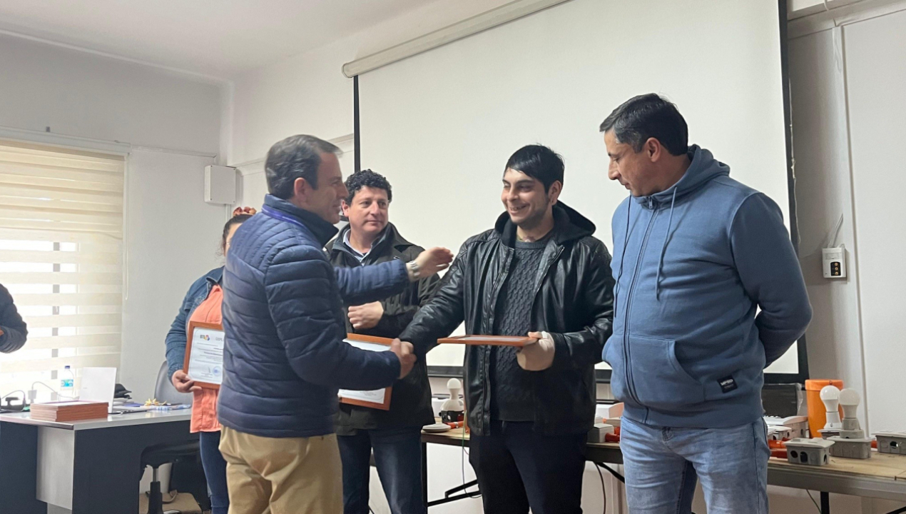 /frontel-aporta-a-la-reinsercion-laboral-y-social-a-traves-del-programa