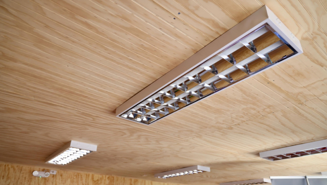 /frontel-inauguro-conexion-electrica-de-sede-comunitaria-en-canete