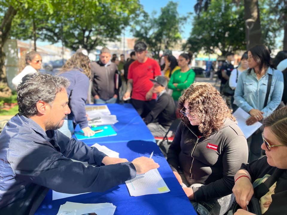 /mas-de-300-alumnos-de-molina-reciben-bono-pro-retencion