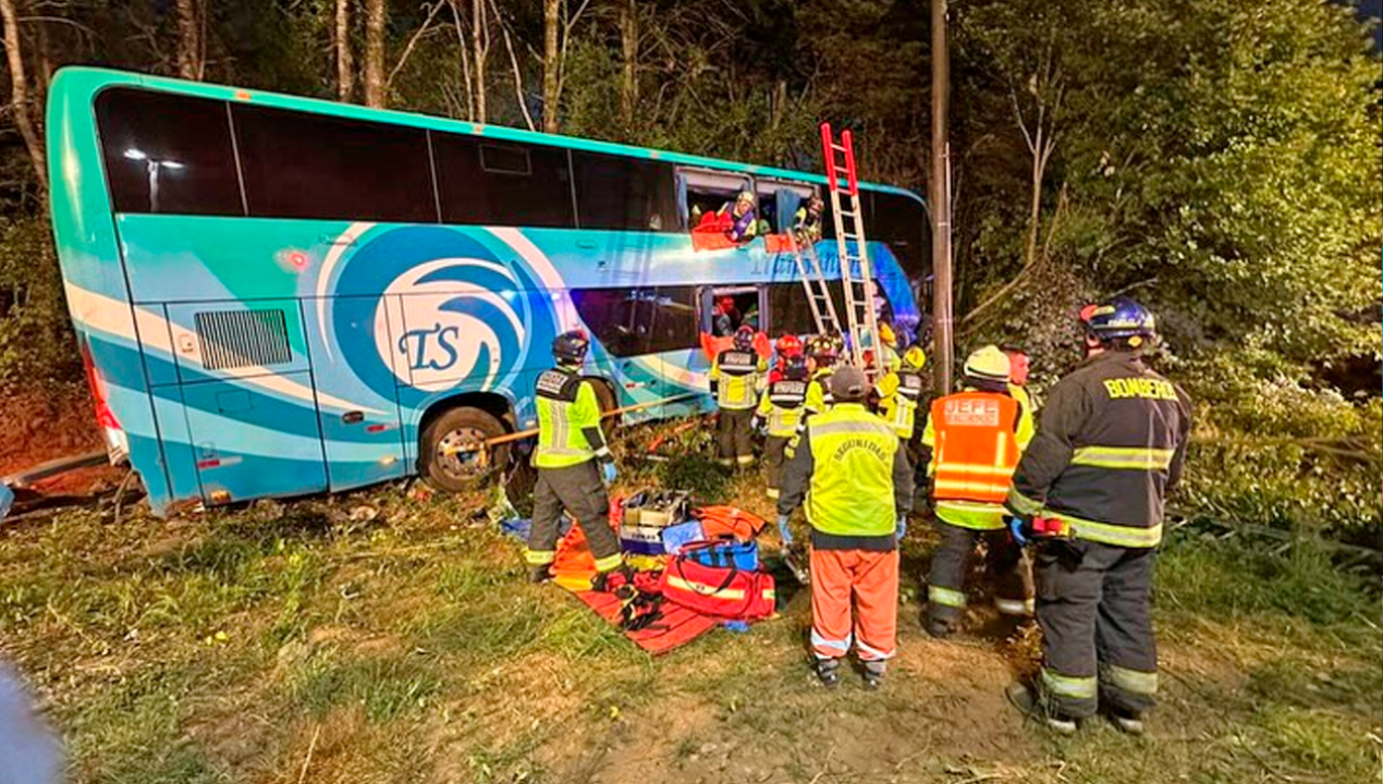 /regionales/region-de-la-araucania/bus-protagoniza-choque-de-alta-energia-en-gorbea-al-menos-20-personas