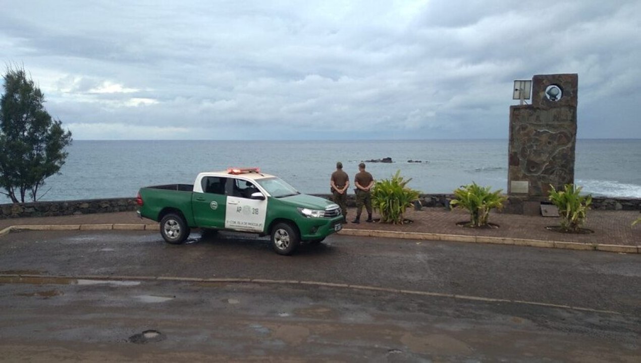 /actualidad/desastres-naturales/tsunami/en-vivo-camara-transmite-llegada-de-olas-a-rapa-nui