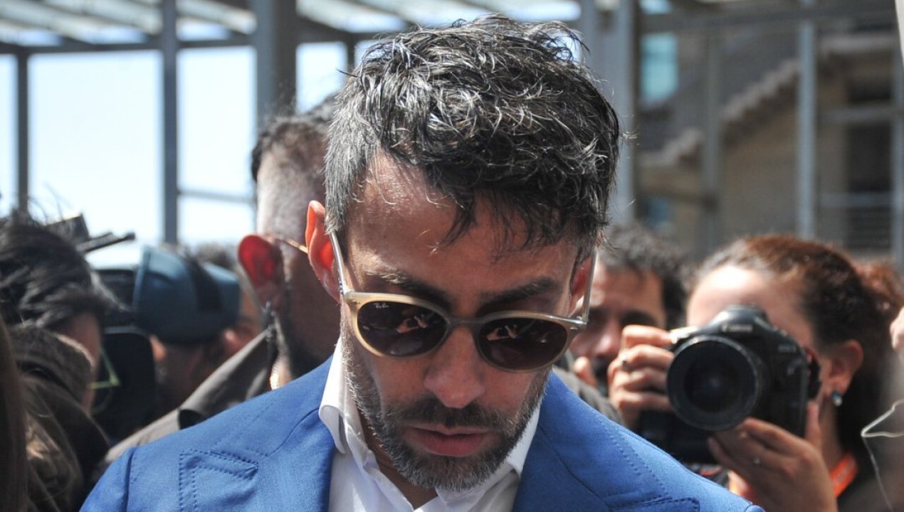 /actualidad/juzgado-mantiene-medidas-cautelares-contra-jorge-valdivia-tras-denuncia-en