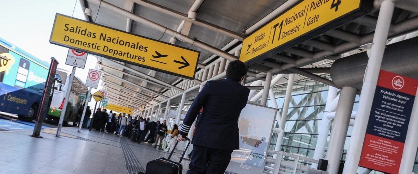 Histórico acuerdo aéreo permitirá más vuelos entre Chile y Perú