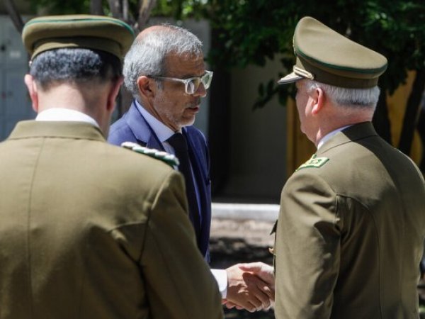 Ministro Cordero señala que policías monitorean posible ingreso a Chile de líder criminal peruano