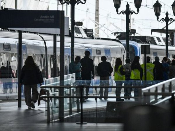 Gobierno enfría expectativas por tren rápido Santiago–Valparaíso