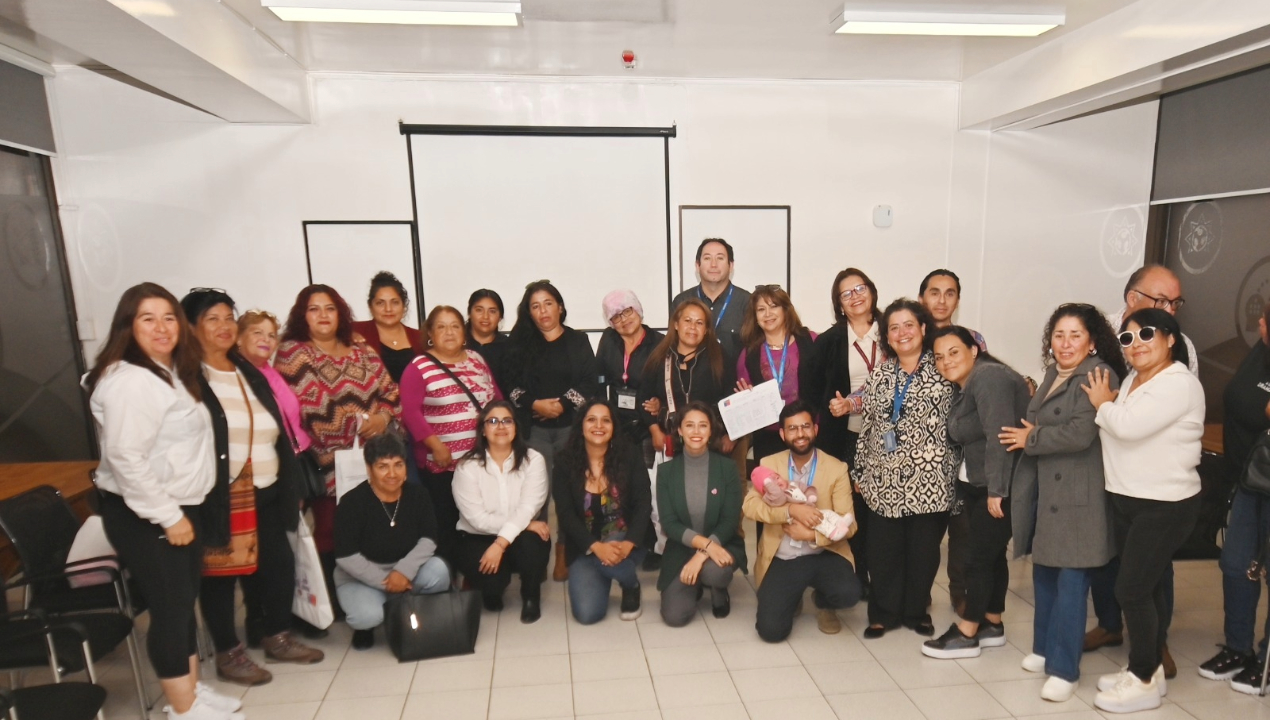/realizan-mesas-comunales-con-mujeres-del-borde-costero-de-la-region-de